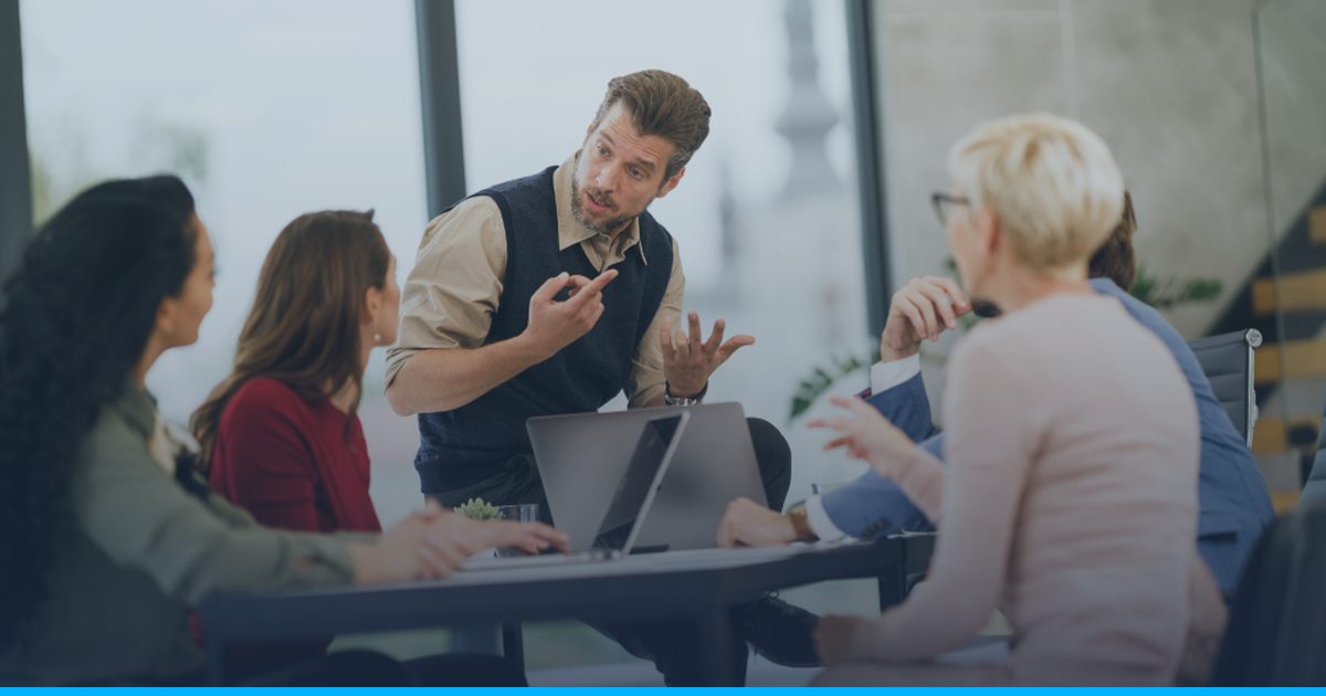 Experiência do cliente B2B: o guia para quem vende para empresas (e tem poucos clientes grandes)